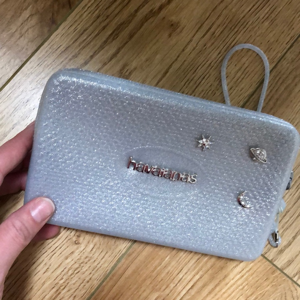 Havaianas wristlet